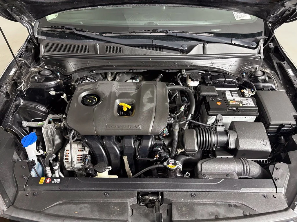 Used 2023 Black Kia LXS image 39
