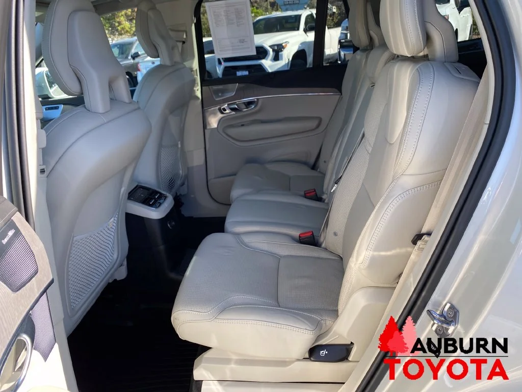 Used 2020 Birch Light Metallic Volvo T8 Inscription image 18