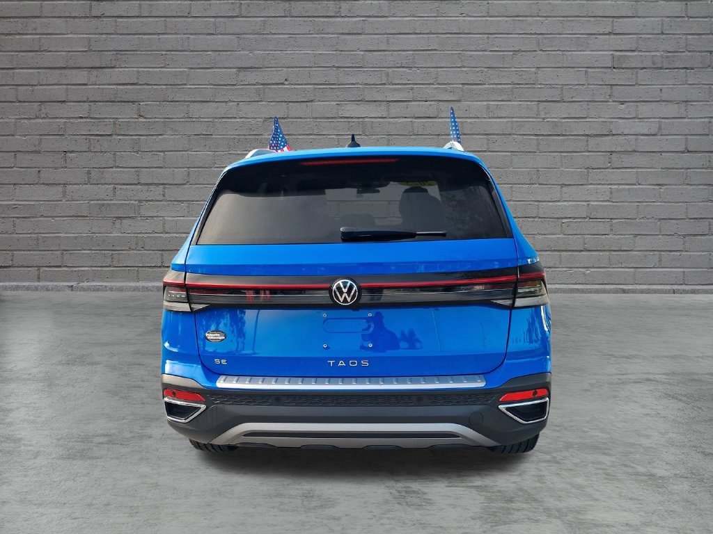 Certified Used 2025 Blue Volkswagen 1.5T SE image 11