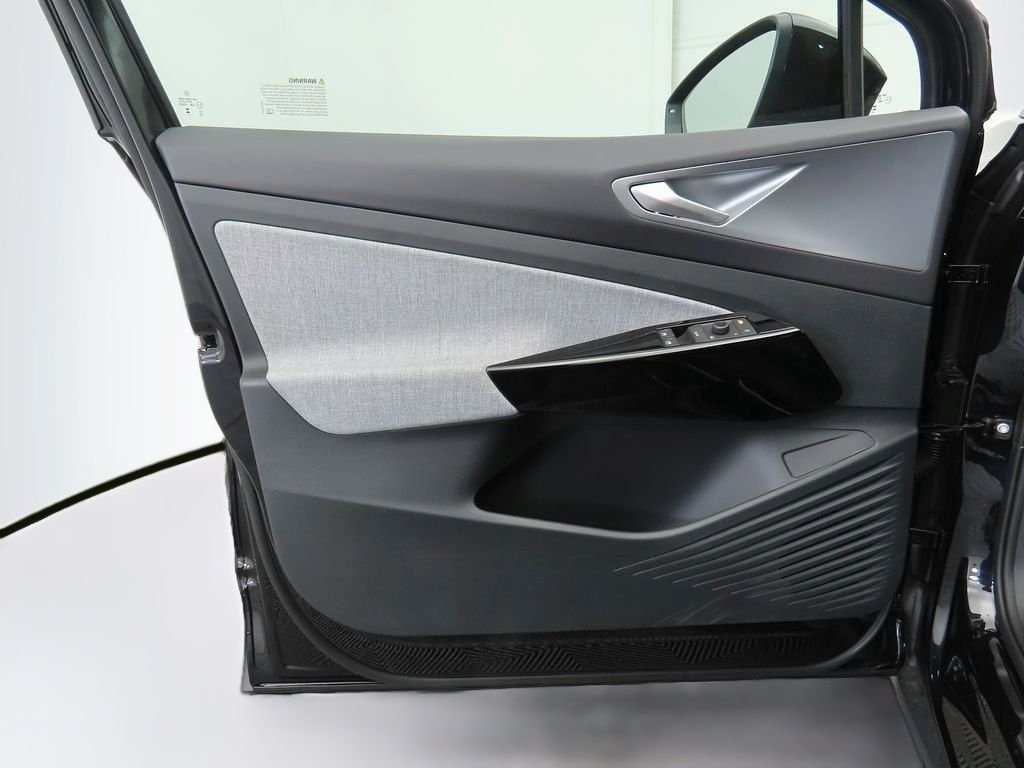 New 2026 Deep Black Pearl Volkswagen Pro image 22