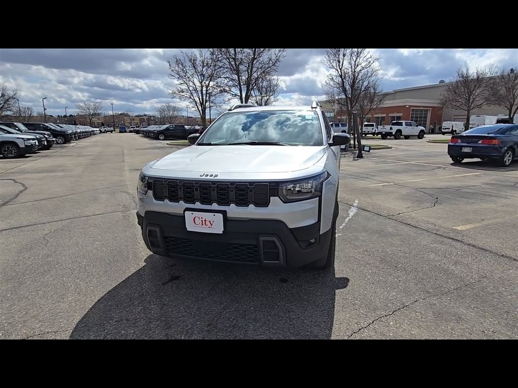 New 2026 Silver Zynith Clear-Coat Exterior Paint Jeep Laredo image 3
