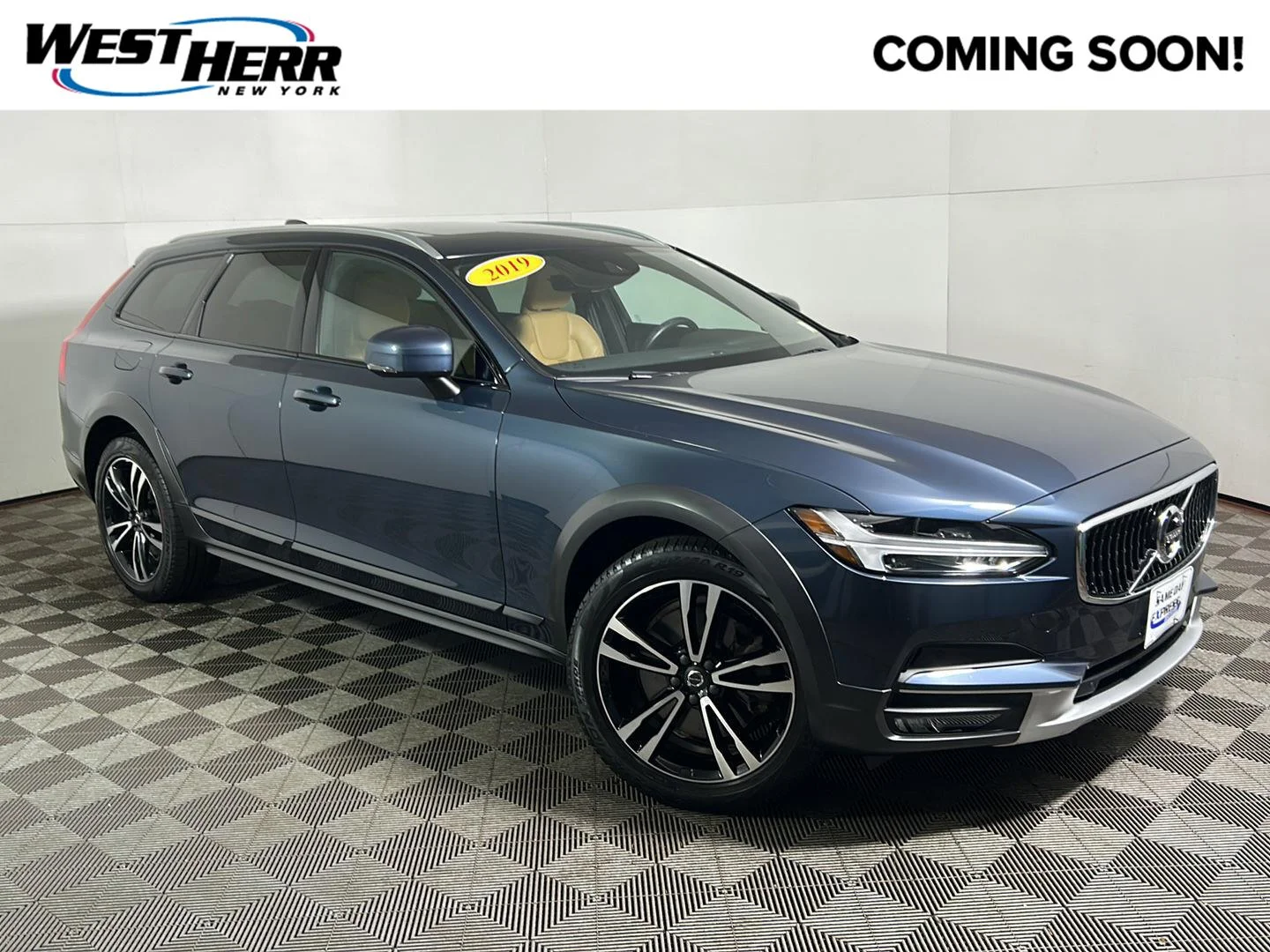Used 2019 Denim Blue Metallic Volvo T5 image 1
