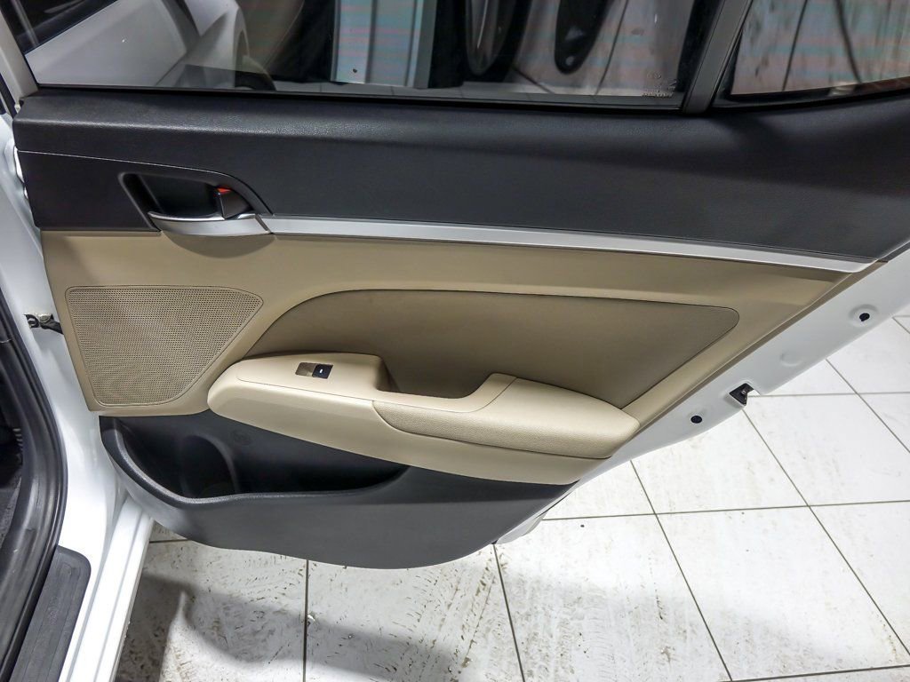 2020 HYUNDAI ELANTRA - Image 29