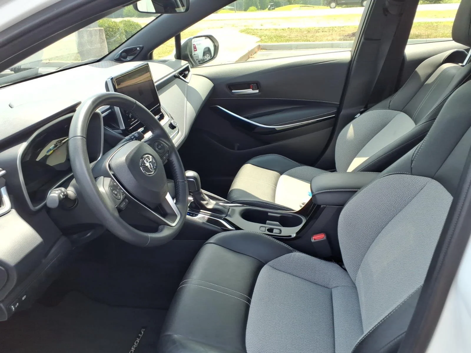 Used 2024 Ice Cap Toyota XSE image 24
