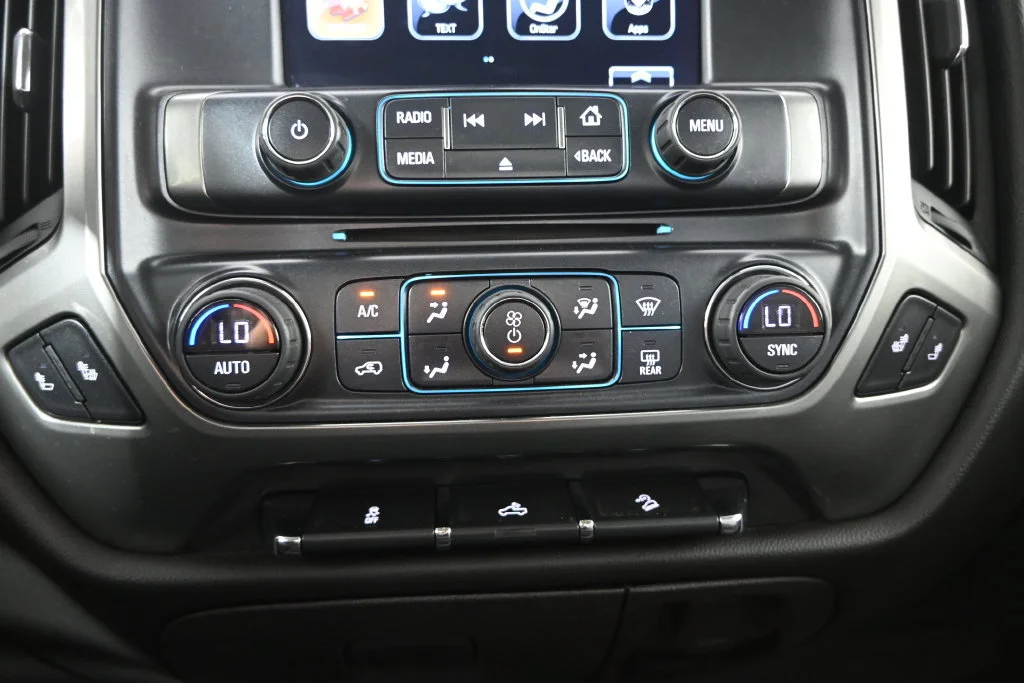 Used 2017 DEEP OCEAN BLUE METALLIC Chevrolet LT image 29