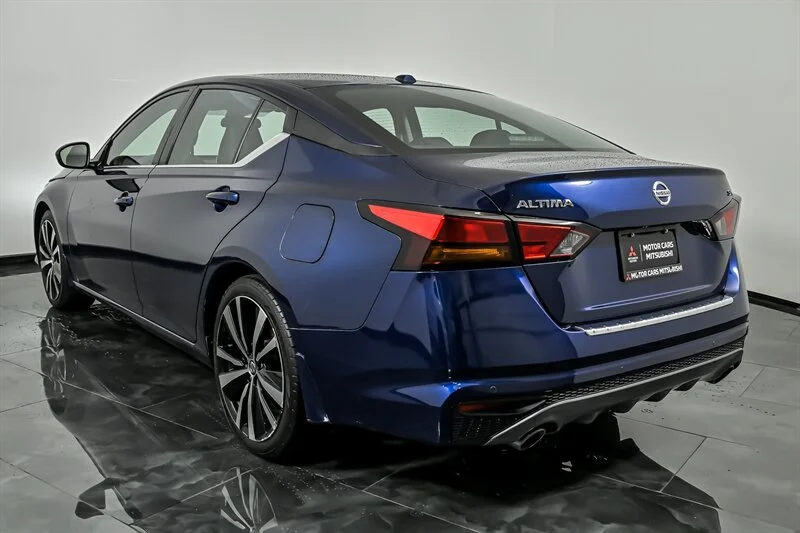 2022 Nissan Altima SR - Photo 7