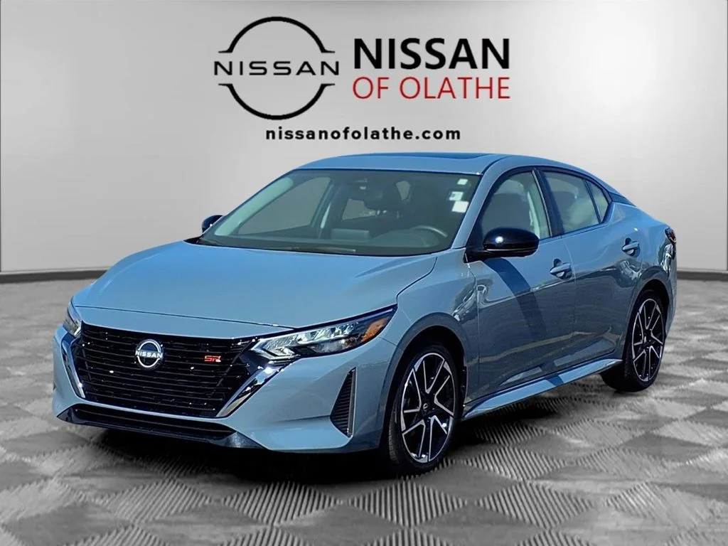 2025 Nissan Sentra SR CVT's photo
