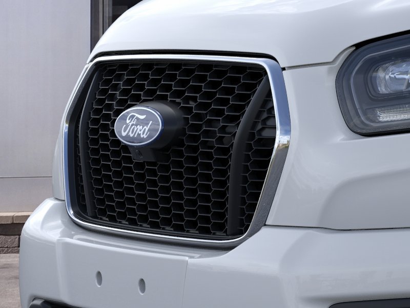New 2026 Oxford White Ford XLT image 17
