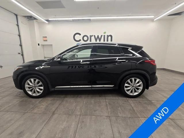 Used 2019 Black INFINITI ESSENTIAL image 2