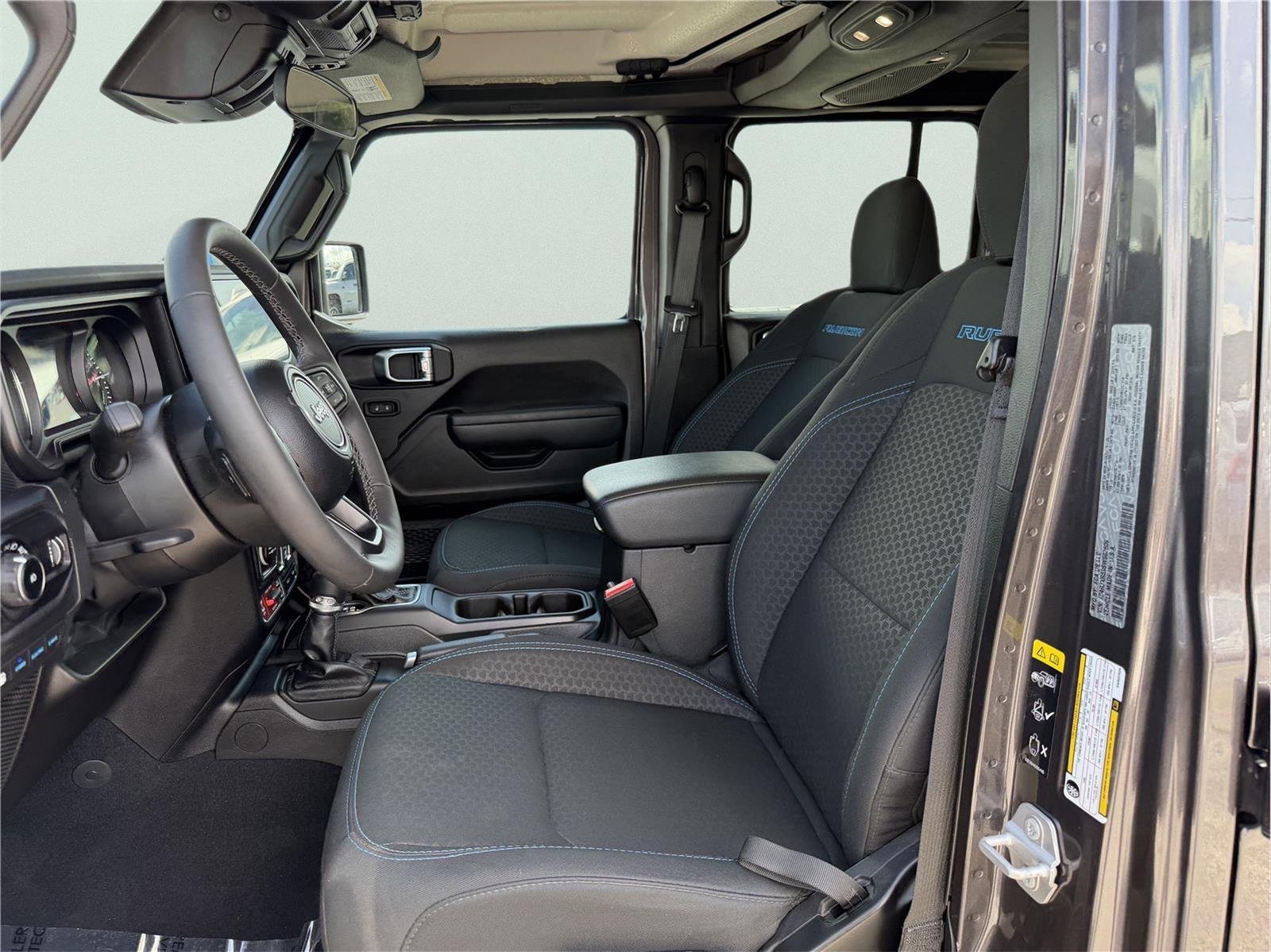 Used 2025 Granite Crystal Metallic Clearcoat Jeep Rubicon image 14