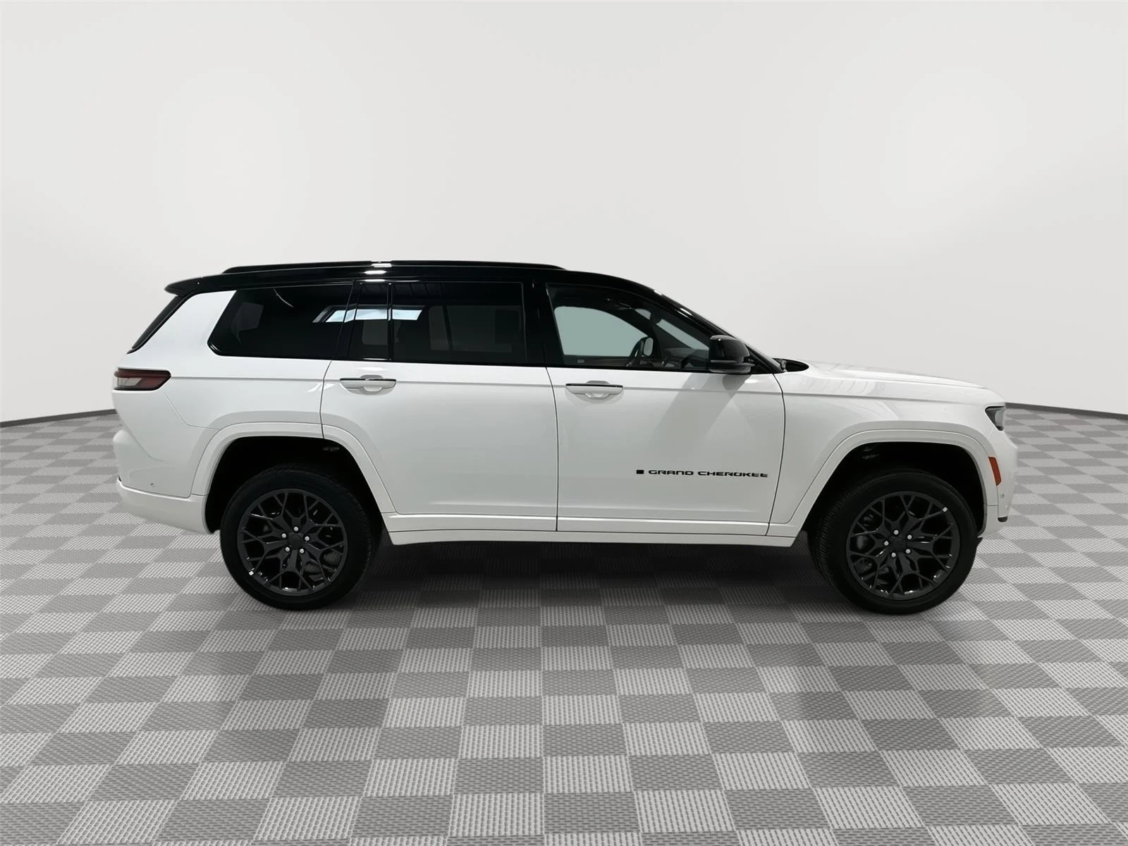 Used 2025 White Jeep Summit image 6