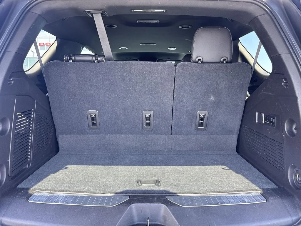 Used 2021 White Chevrolet Premier image 24