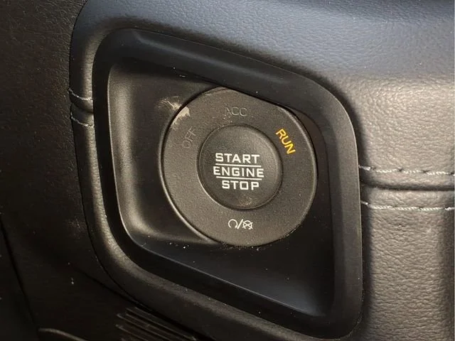 Used 2024  Jeep Rubicon image 12