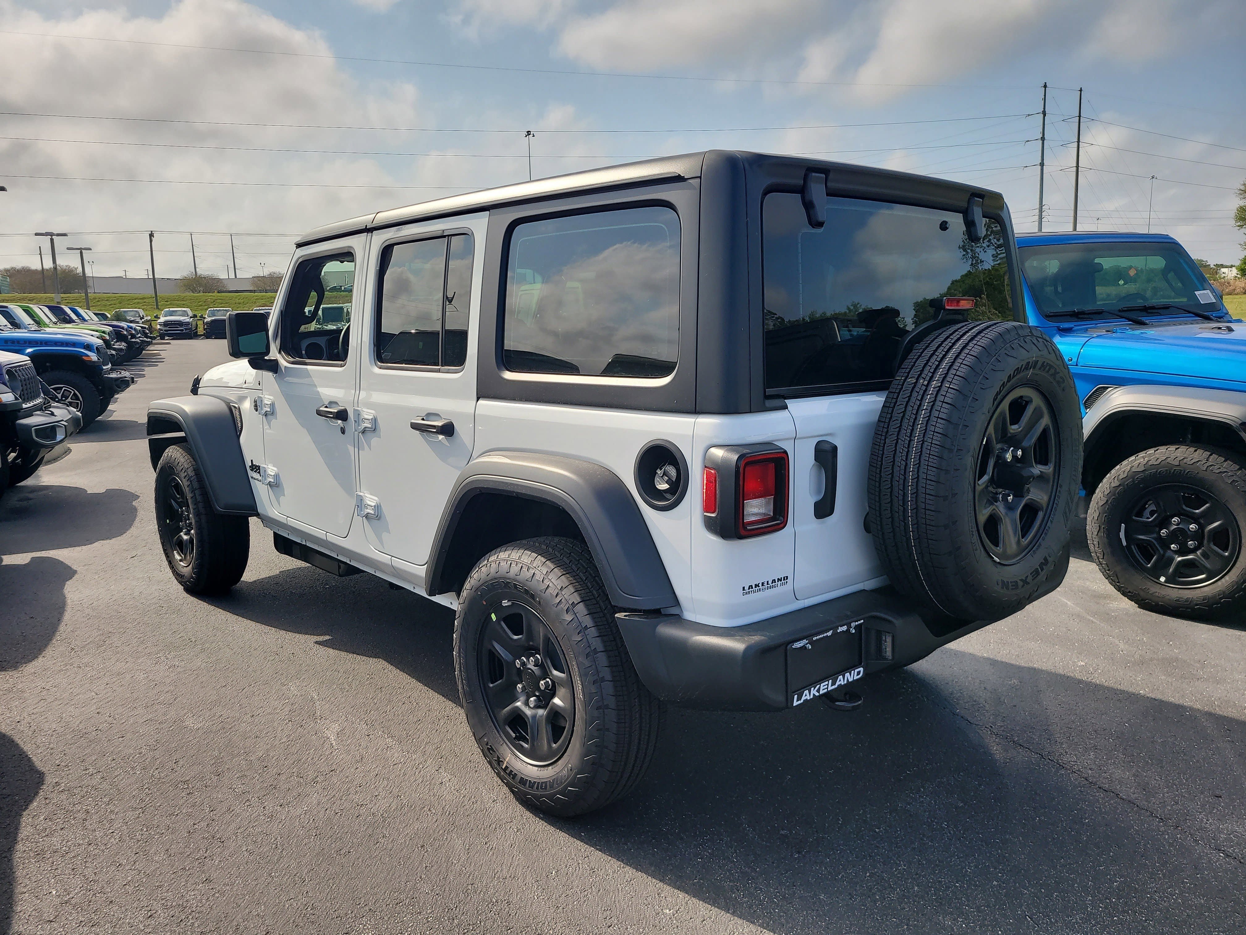 New 2026 Bright White Clear-Coat Exterior Paint Jeep Sport image 8