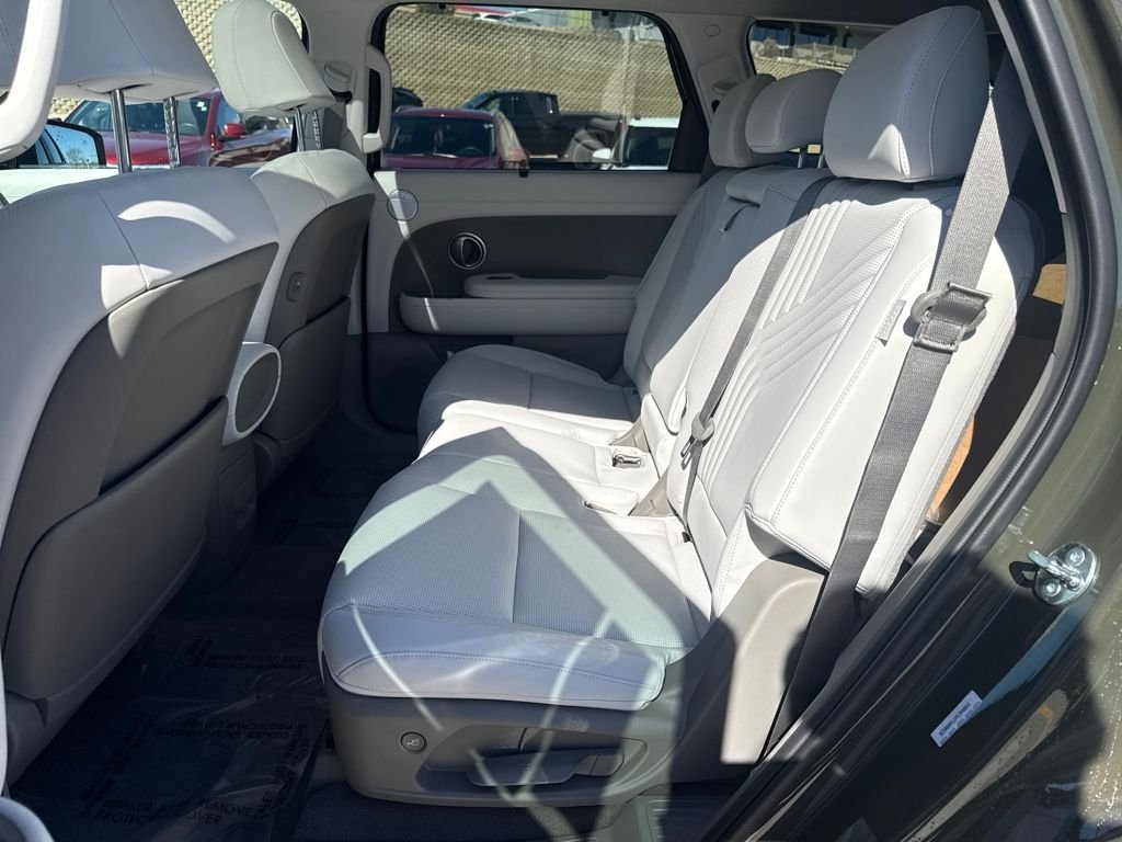 New 2026 Silver Hyundai SEL Premium image 24
