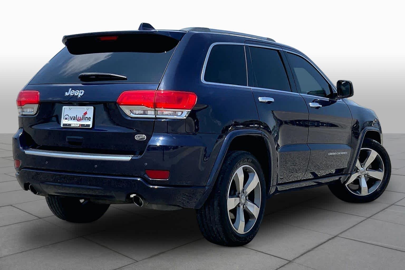 Used 2015 True Blue Pearlcoat Jeep Overland image 15
