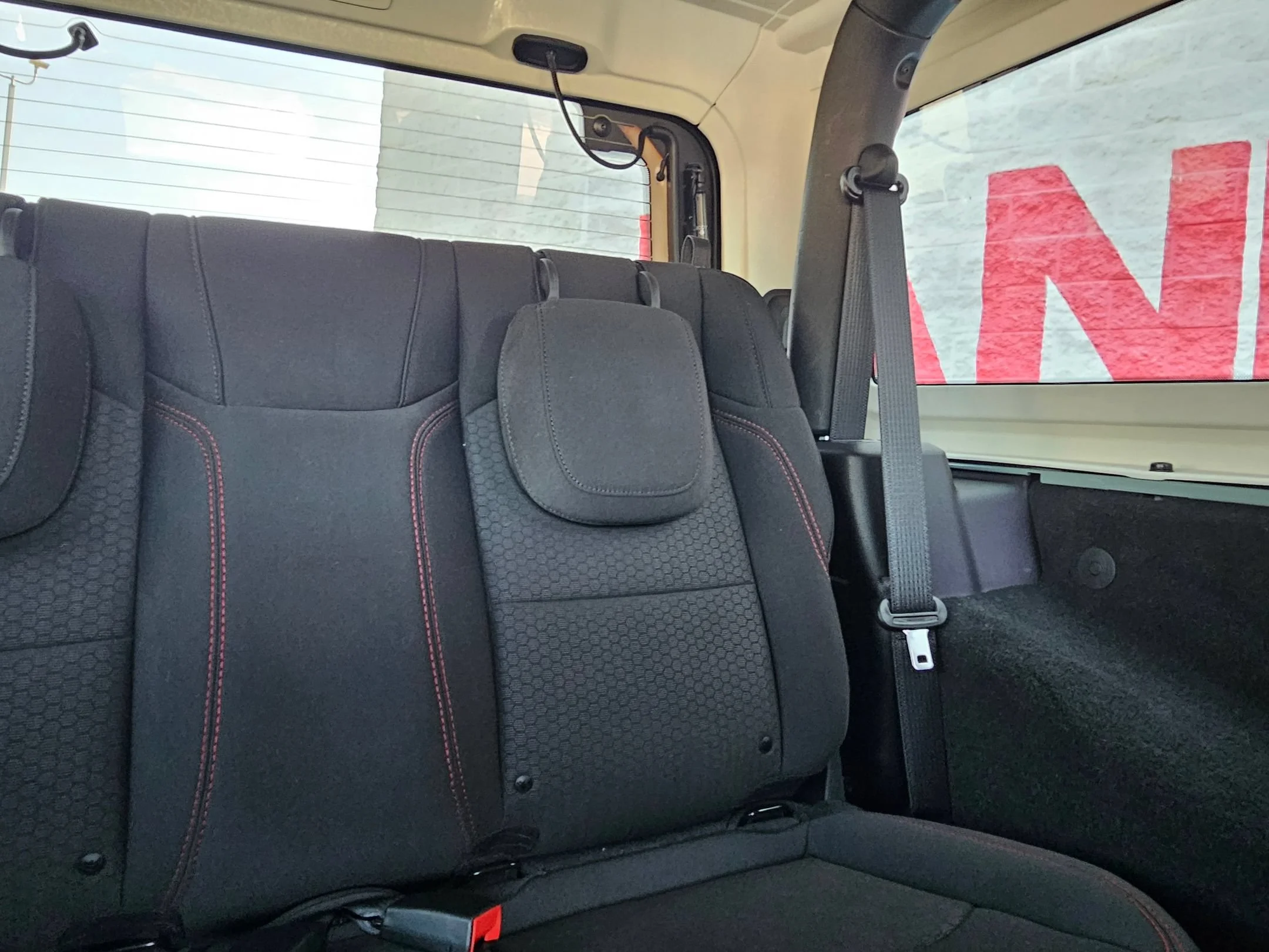 Used 2023 Earl Clearcoat Jeep Rubicon image 25