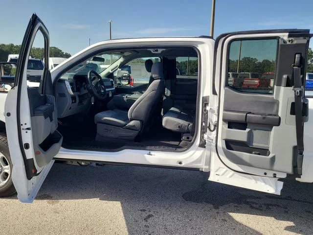 New 2026 Oxford White Ford XLT image 12