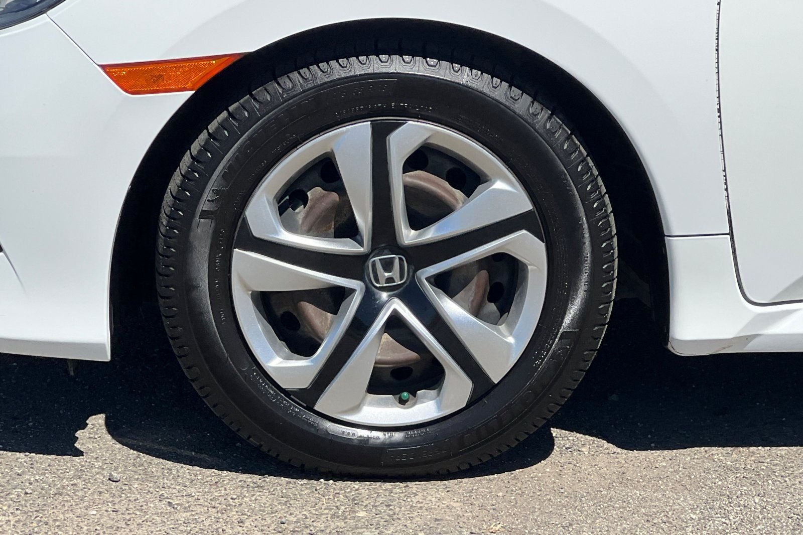 Used 2016 Taffeta White Honda LX image 11