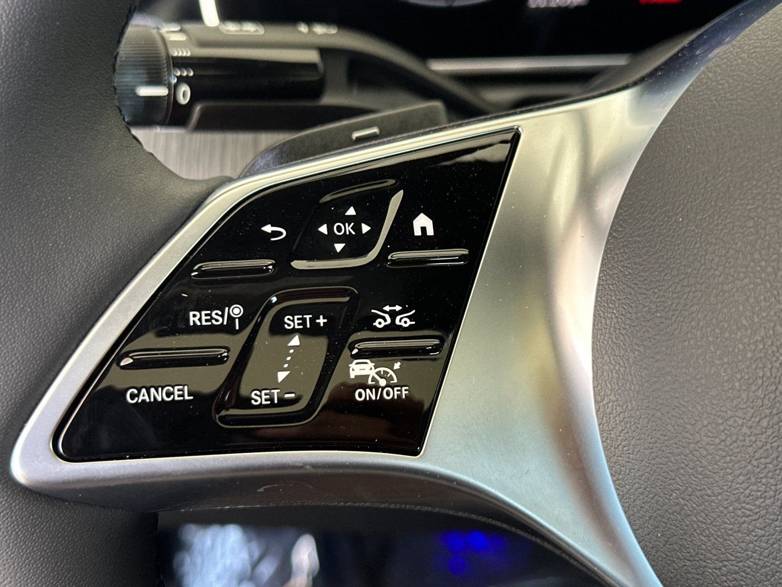 New 2026 Polar White Mercedes-Benz C 300 image 27