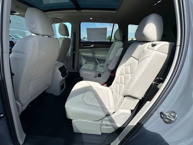 New 2026 Pure Gray Volkswagen 2.0T SE w/Technology image 28