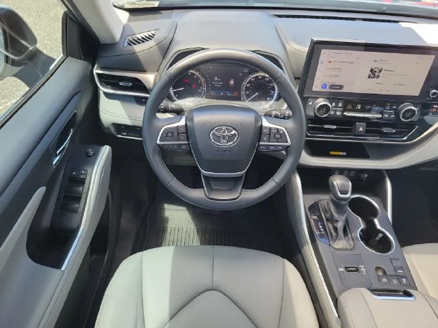 2024 Toyota Highlander XLE - Photo 23