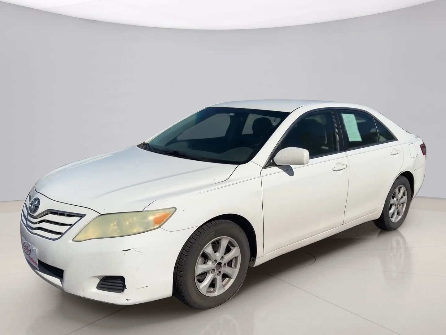 Used 2010 White Toyota SE image 1