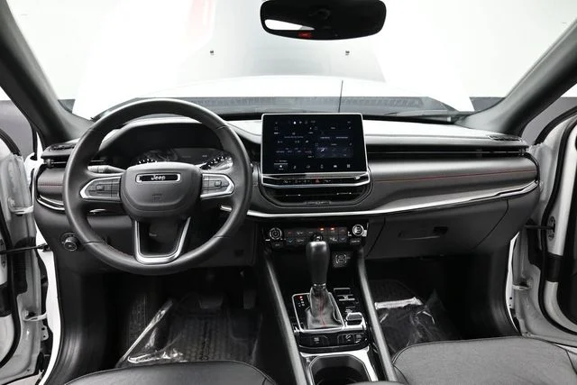 2025 Jeep Compass Trailhawk - Photo 16