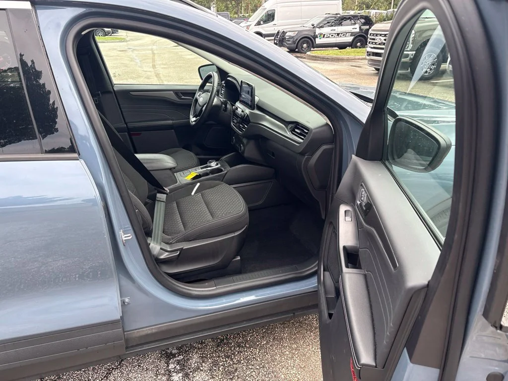 Used 2023 Blue Ford Active image 5