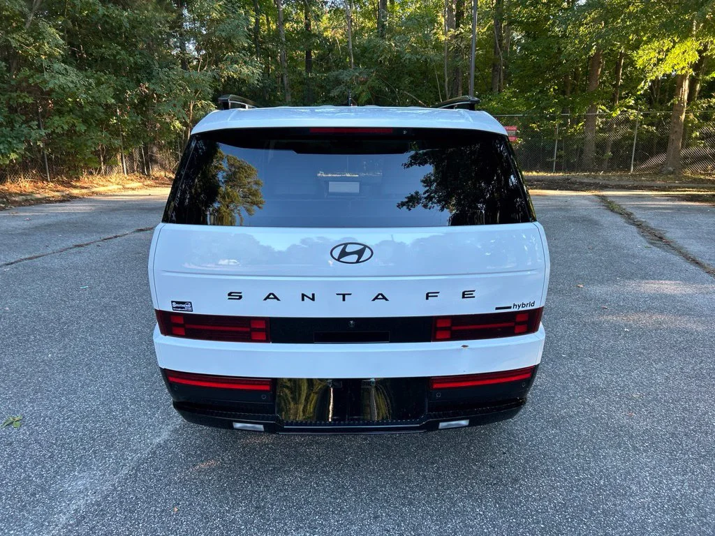 Used 2024 White Hyundai Calligraphy image 4