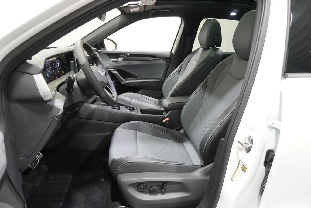 New 2026  Volkswagen 2.0T SE R-Line Black image 10