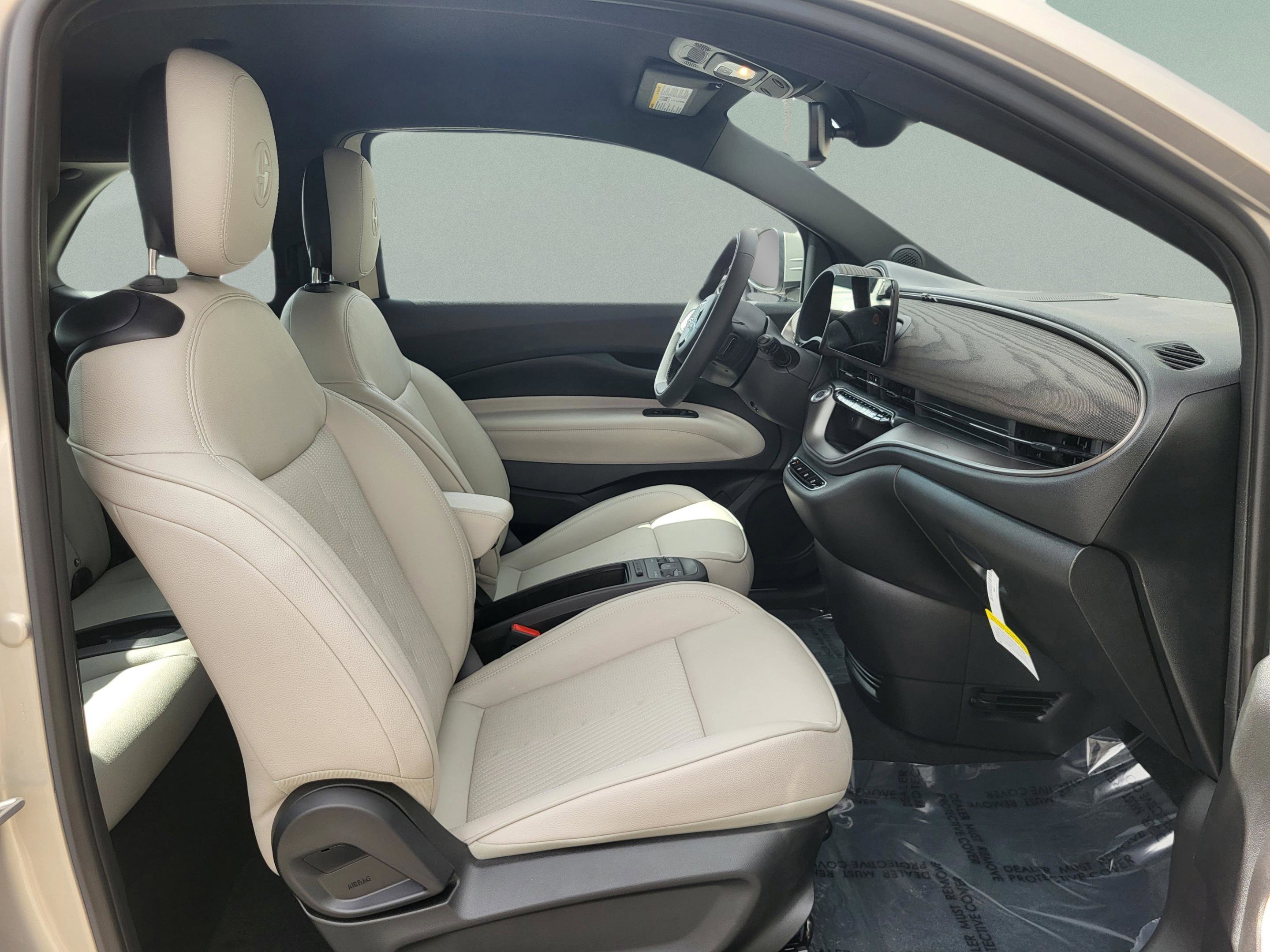 2025 FIAT 500e Base - Photo 39