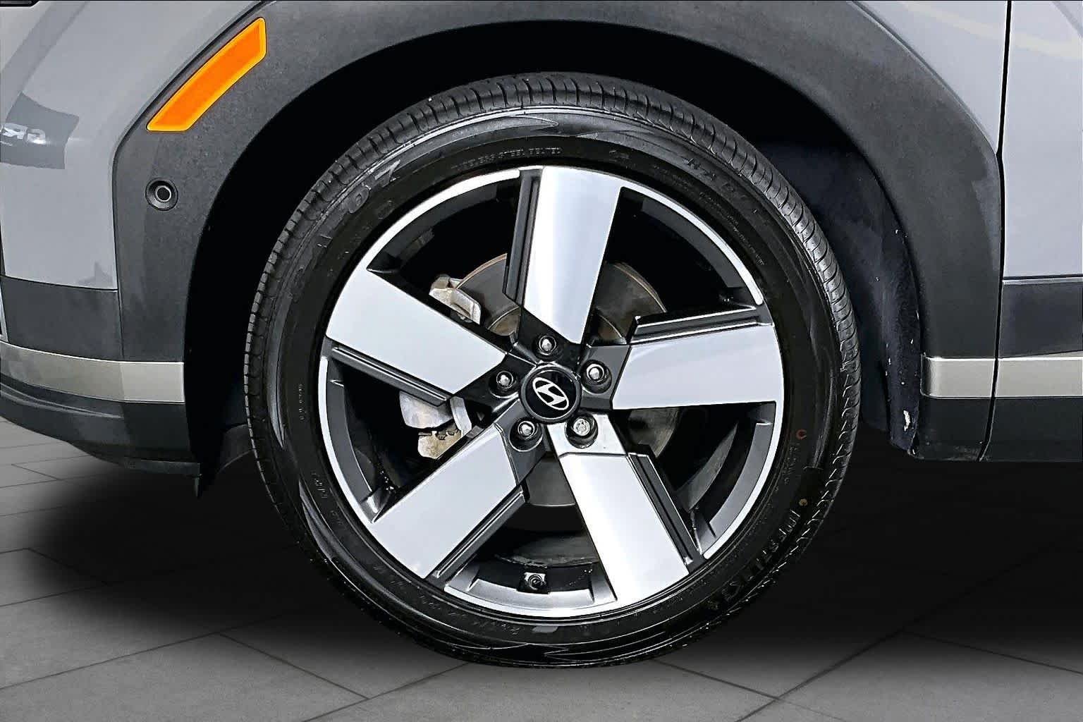 Used 2024 Hampton Gray Hyundai Limited image 19