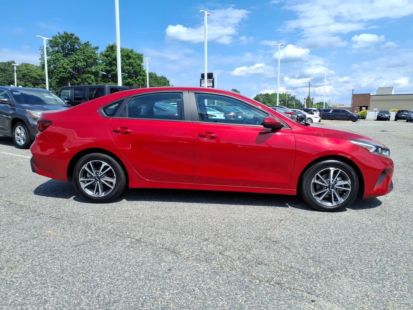 Used 2023 Currant Red Kia LXS image 25