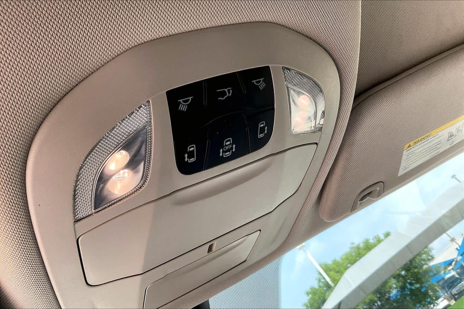 Used 2023 Bright White Clearcoat Chrysler Touring L image 53