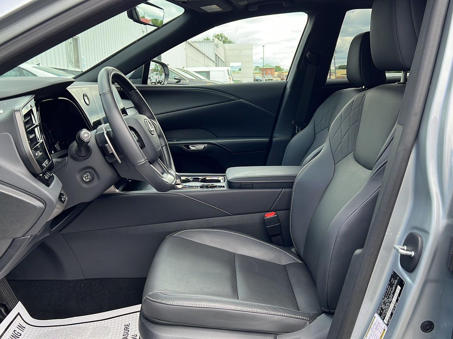 Used 2024 Iridium Lexus RX 350 Premium image 3
