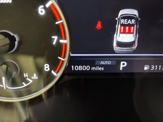 Used 2023 Gray Nissan SV image 18