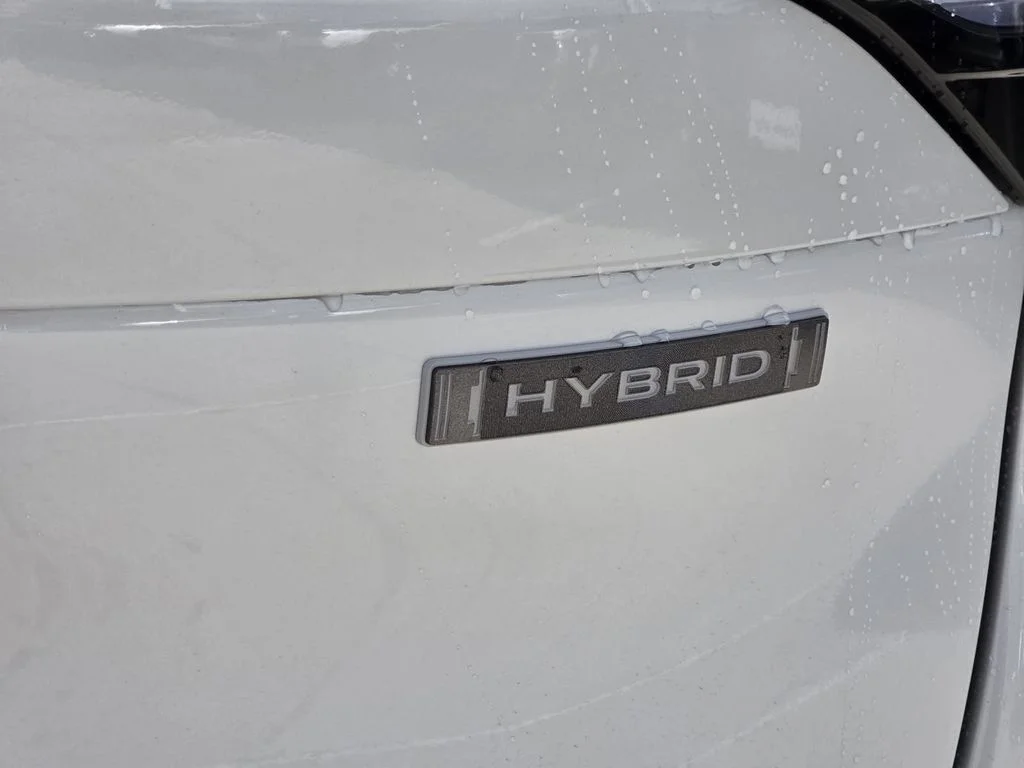 New 2026 CRYSTAL WHITE PEARL Subaru Limited Hybrid image 4