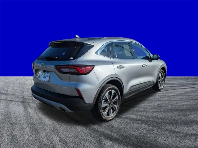 Certified Used 2023 Silver Metallic Ford Platinum image 4