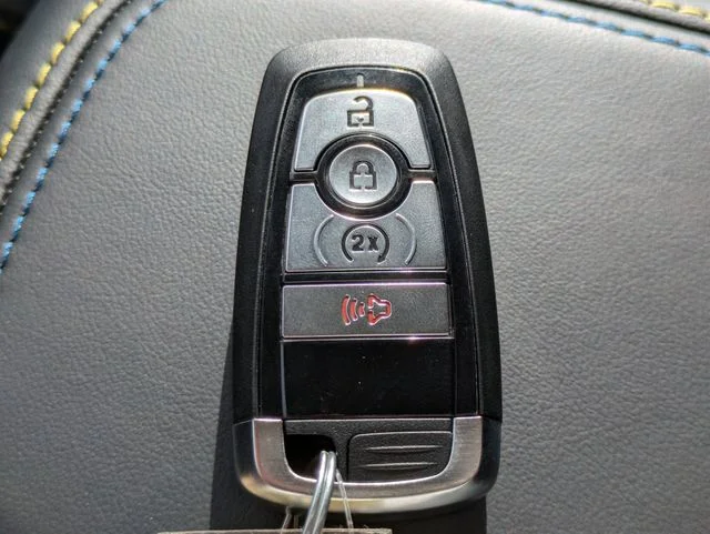 New 2026 Carbonized Gray Metallic Ford Lobo™ image 27