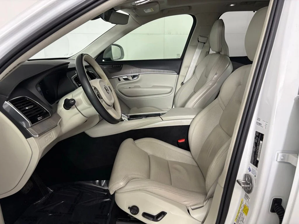 Used 2023 Crystal White Volvo Ultimate image 15