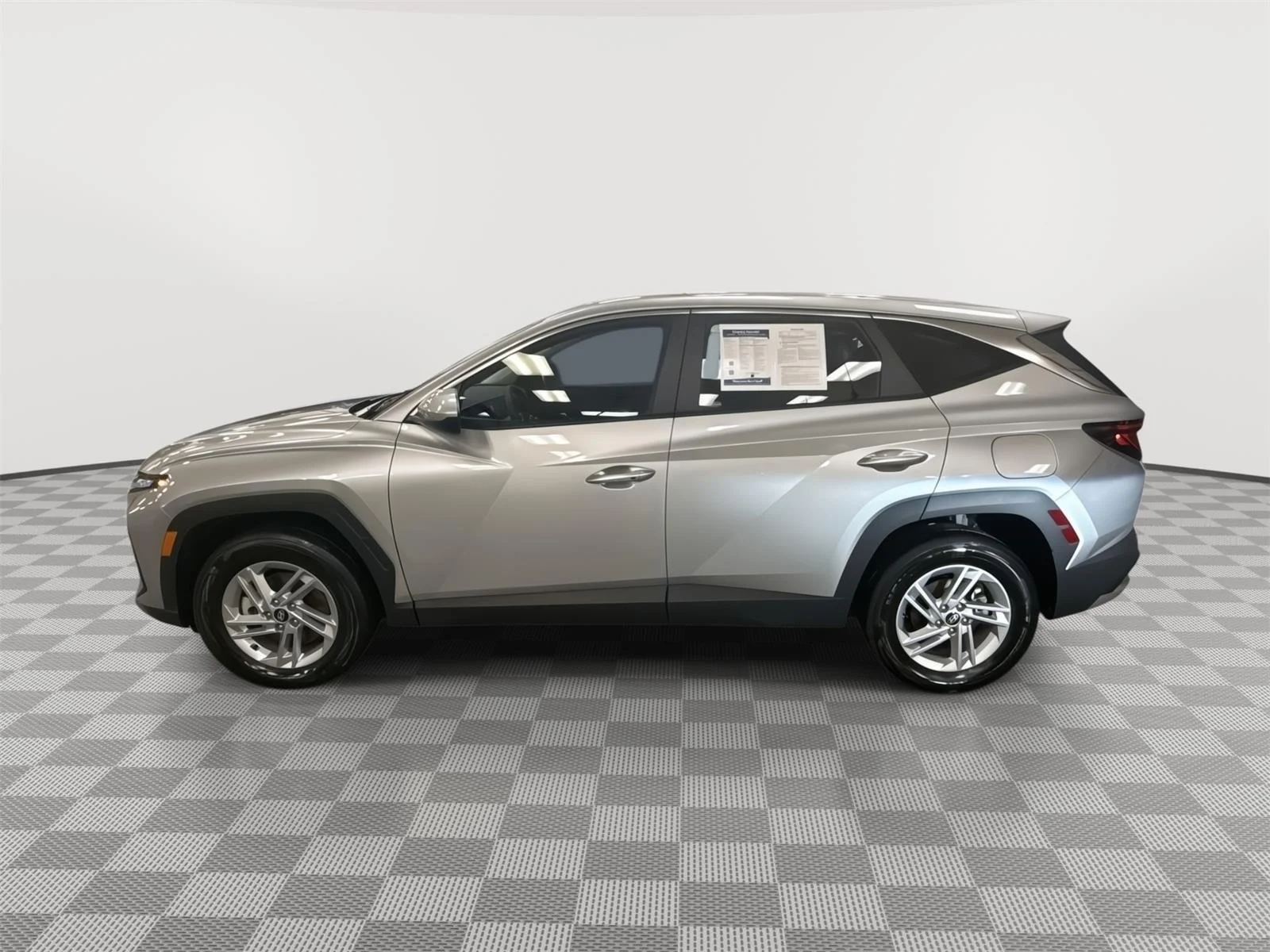 Used 2025 Shimmering Silver Hyundai SE image 8