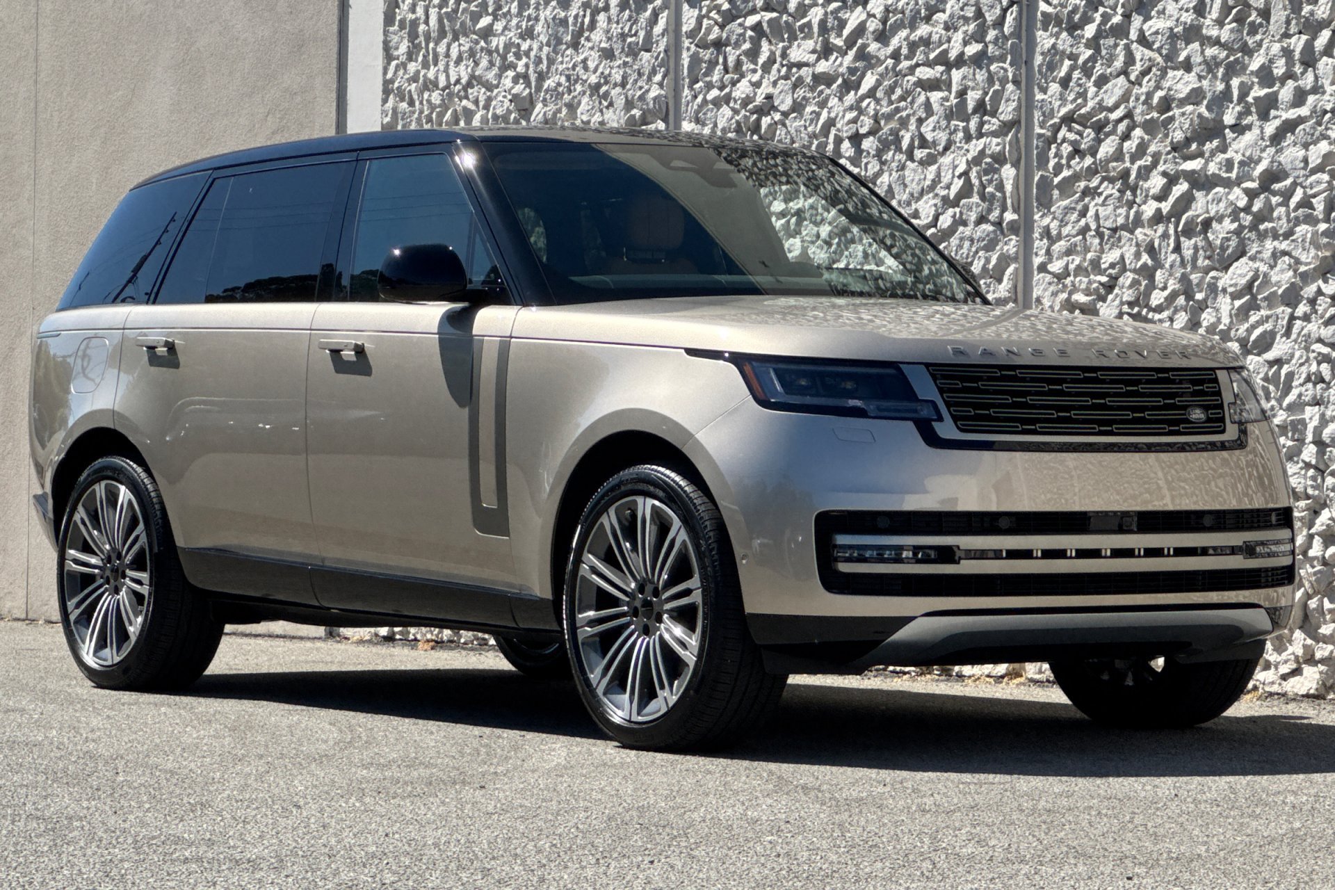 New 2026 Batumi Gold Land Rover SE image 9