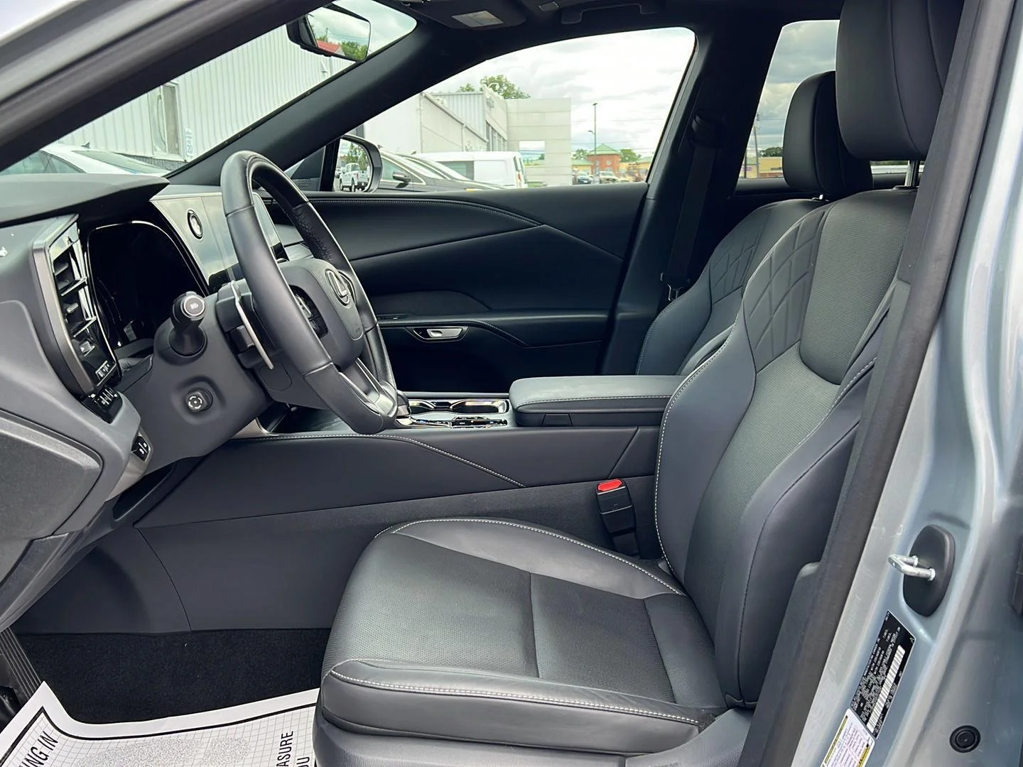 Used 2024 Iridium Lexus RX 350 Premium image 3