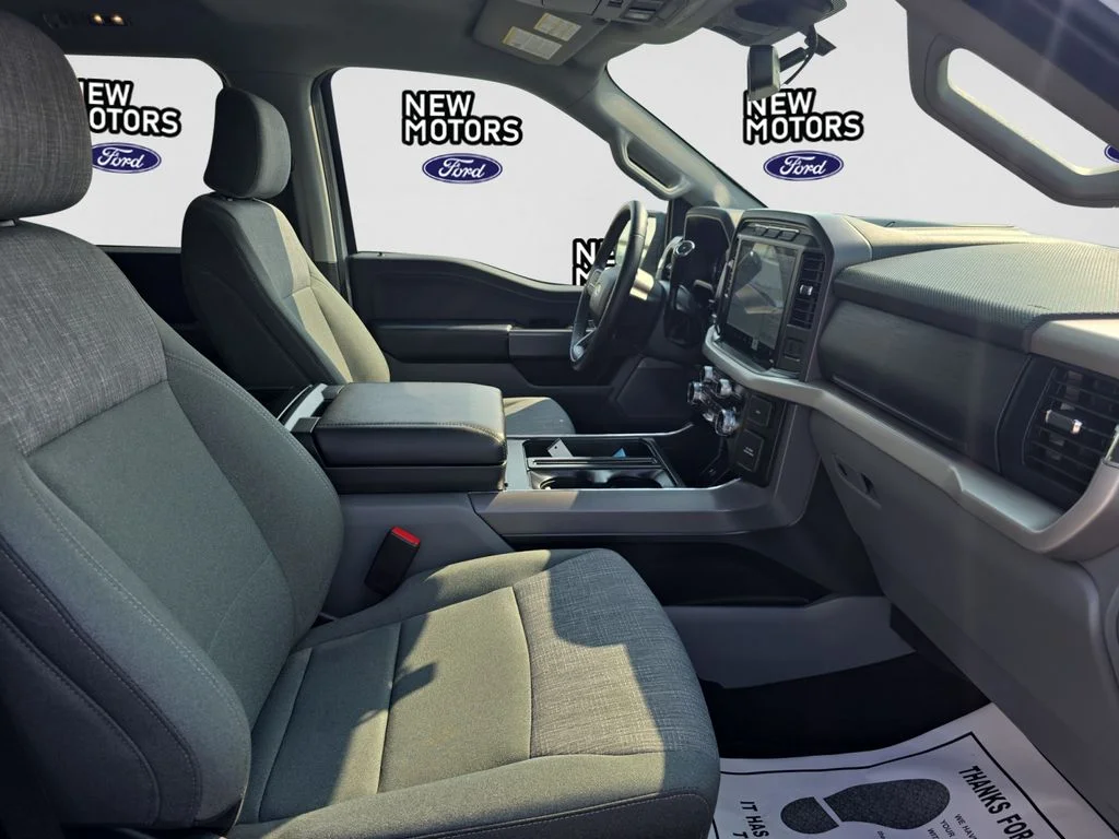 Used 2023 Oxford White Ford XLT image 13