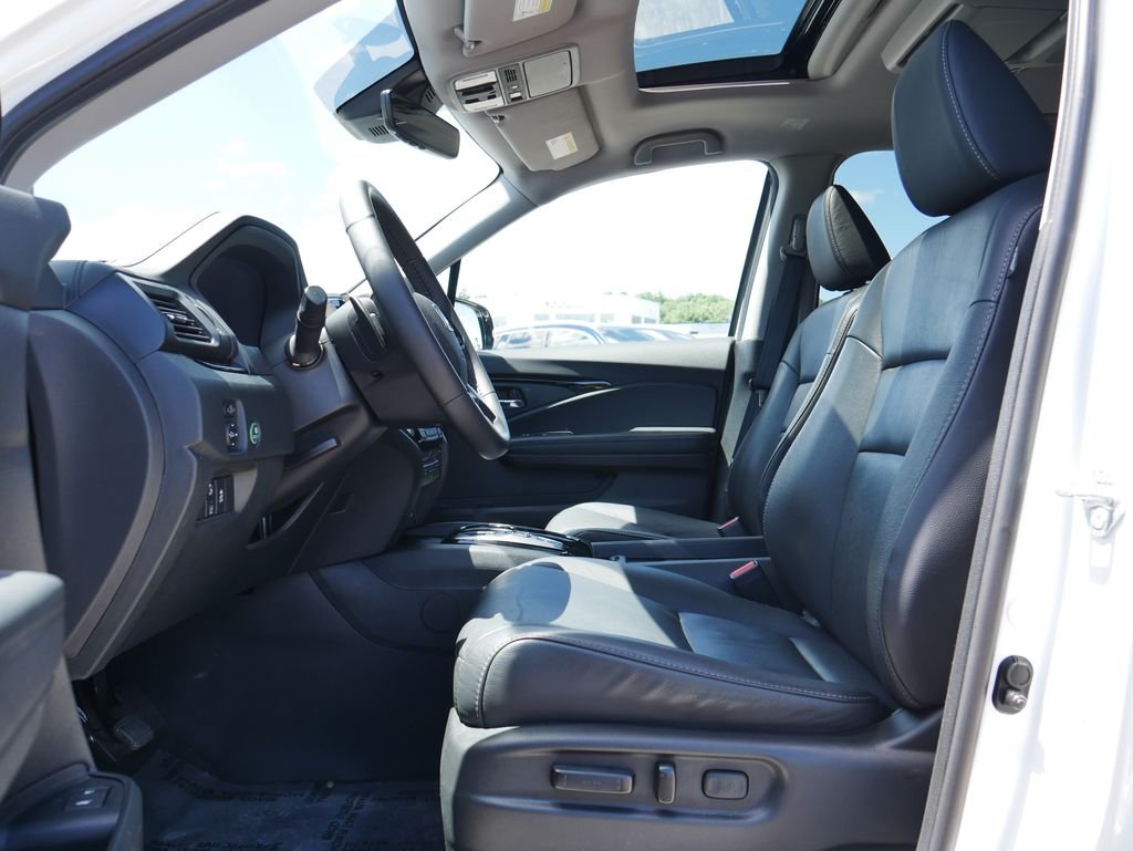 Used 2022 White Honda Touring image 15