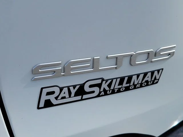 Used 2024 White Kia EX image 8