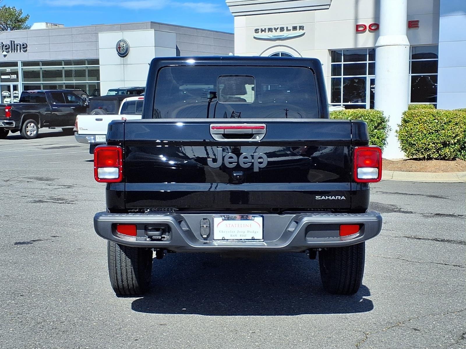 New 2026 Black Clear-Coat Exterior Paint Jeep Sahara image 8