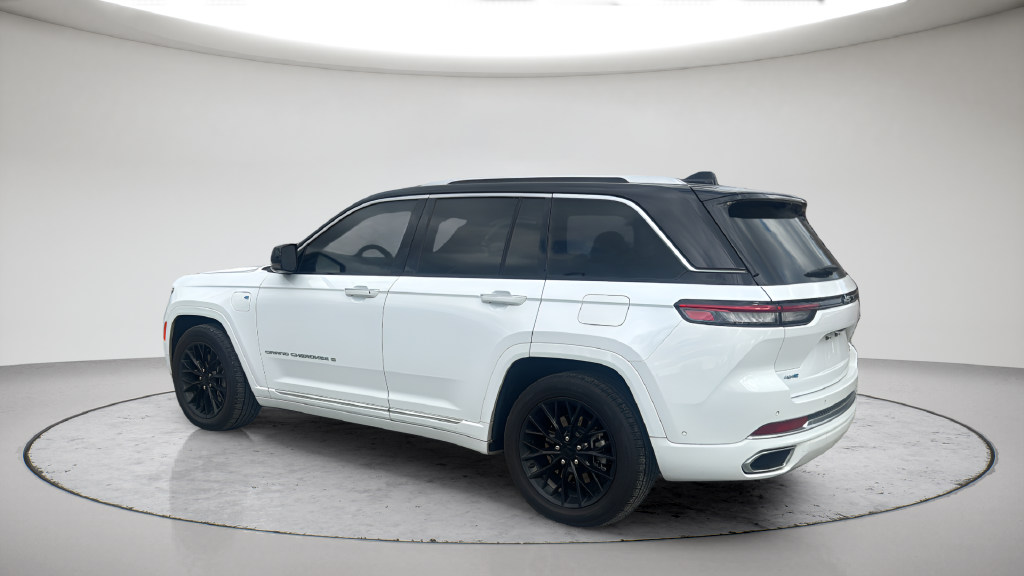Used 2022 White Jeep Summit 4xe image 11