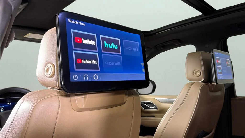 Used 2023 Iridescent Pearl Tricoat Chevrolet Premier image 30